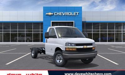 2026 Chevrolet Express 3500 Cutaway 139