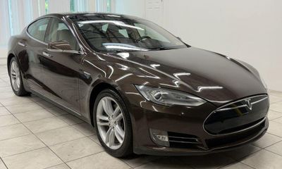 2014 Tesla Model S P85