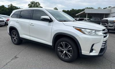 2019 Toyota Highlander LE