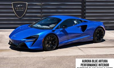 2025 McLaren Artura
