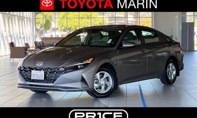 2023 Hyundai Elantra SE