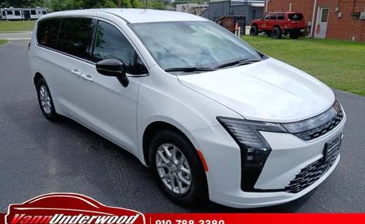 2027 Chrysler Pacifica Select