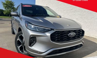 2024 Ford Escape ST Line Elite