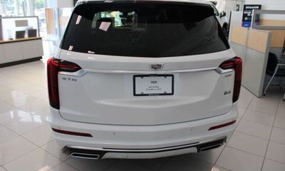 2024 Cadillac XT6 Premium Luxury