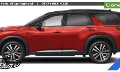 2025 Nissan Pathfinder SV
