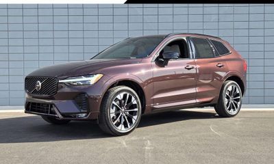 2026 Volvo XC60 Plus Dark