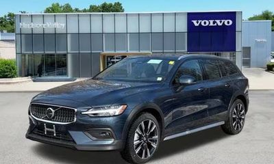 2026 Volvo V60CC Ultra