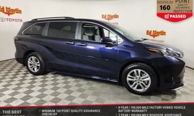 2025 Toyota Sienna XLE