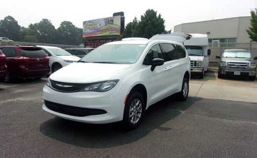 2026 Chrysler Voyager LX