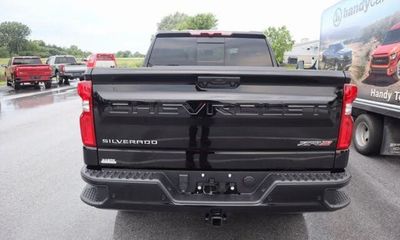 2023 Chevrolet Silverado ZR2