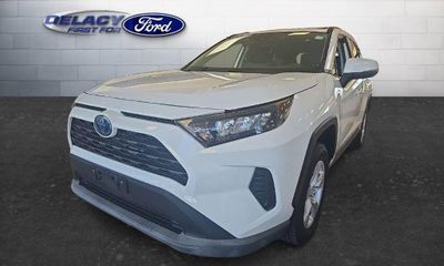 2019 Toyota RAV4 LE HV