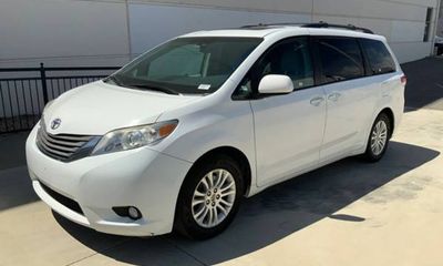 2012 Toyota Sienna XLE