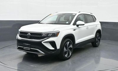 2024 Volkswagen Taos 4Motion SE