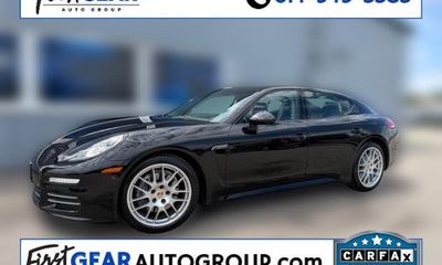 2016 Porsche Panamera Base 4