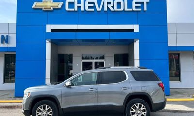 2022 GMC Acadia SLT