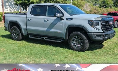 2024 GMC Sierra AT4