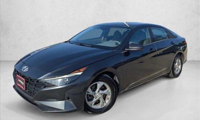 2022 Hyundai Elantra SE