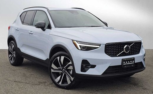 2026 Volvo XC40 Plus Dark
