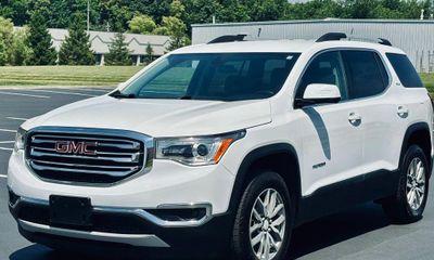 2017 GMC Acadia SLE 2