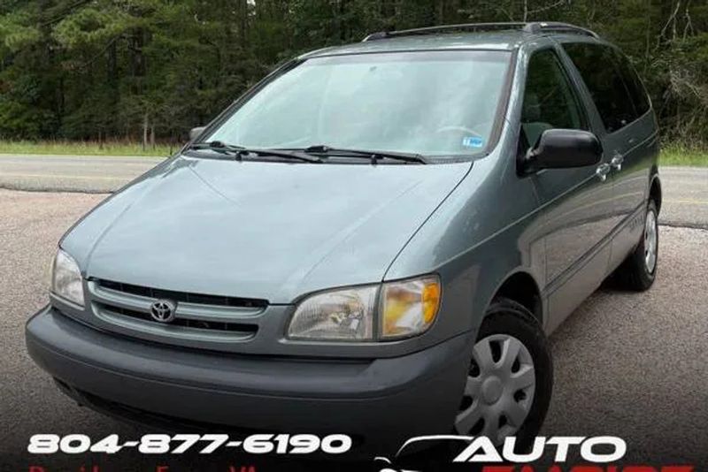 1999 Toyota Sienna — a typically priced live listing