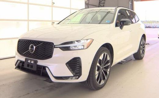 2026 Volvo XC60 Plus Dark