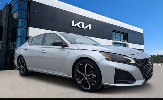 2023 Nissan Altima SR