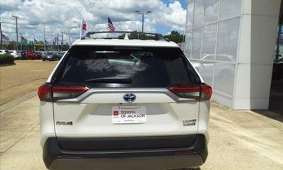 2020 Toyota RAV4 Limited HV
