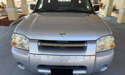 2003 Nissan Frontier XE