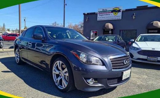 2011 Infiniti M37