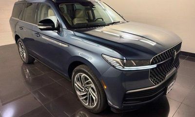 2027 Lincoln Navigator Reserve