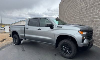 2026 Chevrolet Silverado Trail Boss Custom