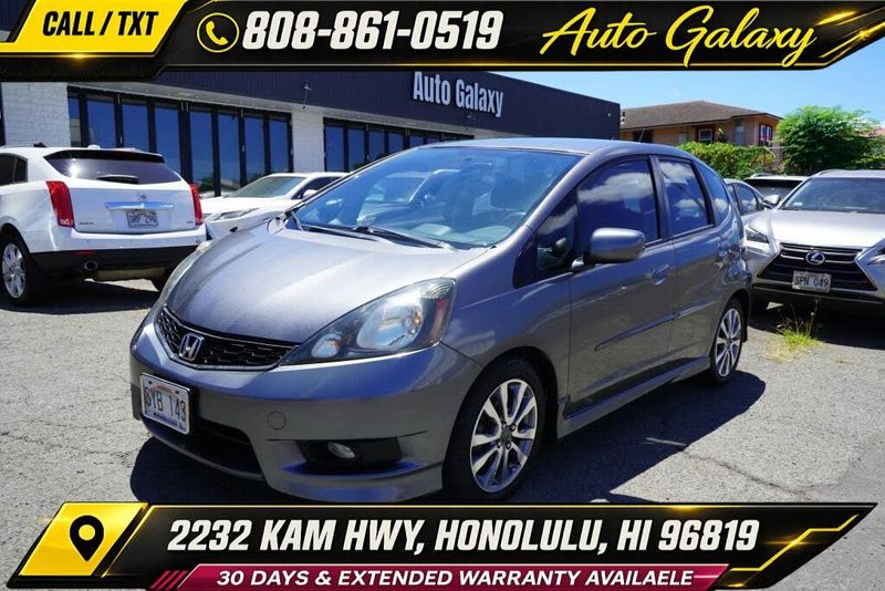 2013 Honda FIT — a typically priced live listing