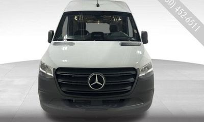 2025 Mercedes-Benz Sprinter 907 VS30