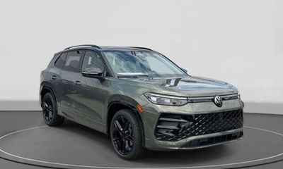 2026 Volkswagen Tiguan SE Black