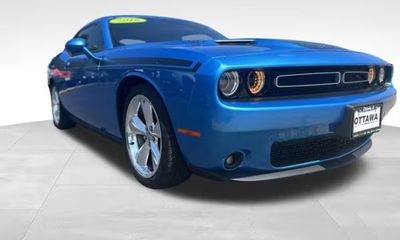 2016 Dodge Challenger SXT Plus