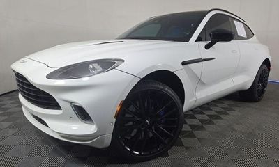 2022 Aston Martin DBX