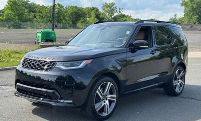 2026 Land Rover Discovery P360 Dynamic SE