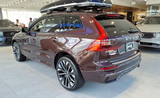 2026 Volvo XC60 Ultra Dark