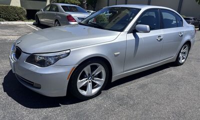 2010 BMW 528i I