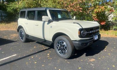 2025 Ford Bronco Outer Banks