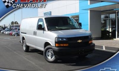 2026 Chevrolet Express 3500 Cutaway 177