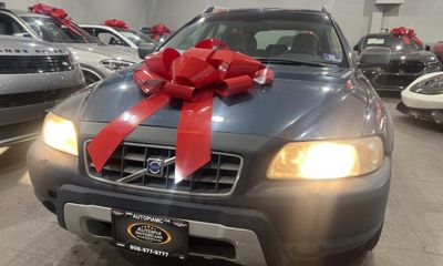 2005 Volvo XC70 Base