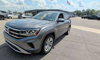 2022 Volkswagen Atlas SE W Tech