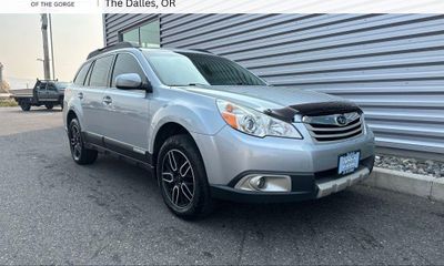 2012 Subaru Outback Limited M R