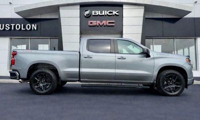 2025 Chevrolet Silverado RST
