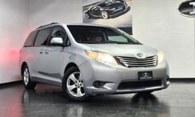 2016 Toyota Sienna LE