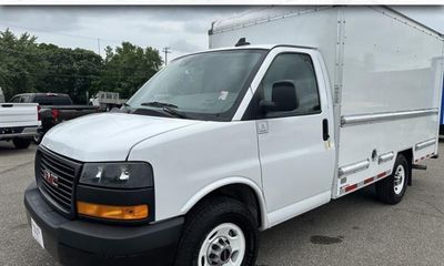 2021 GMC Savana 12 BOX Cutaway
