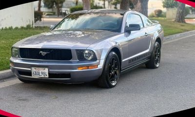2006 Ford Mustang Standard