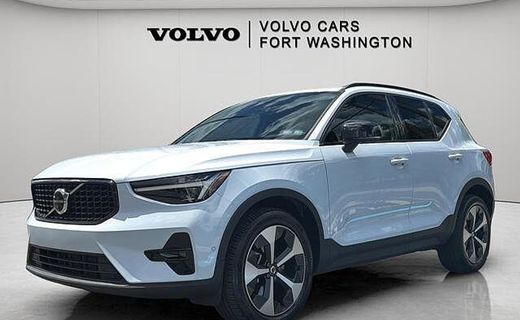 2026 Volvo XC40 Plus Dark