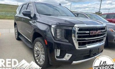 2023 GMC Yukon SLT